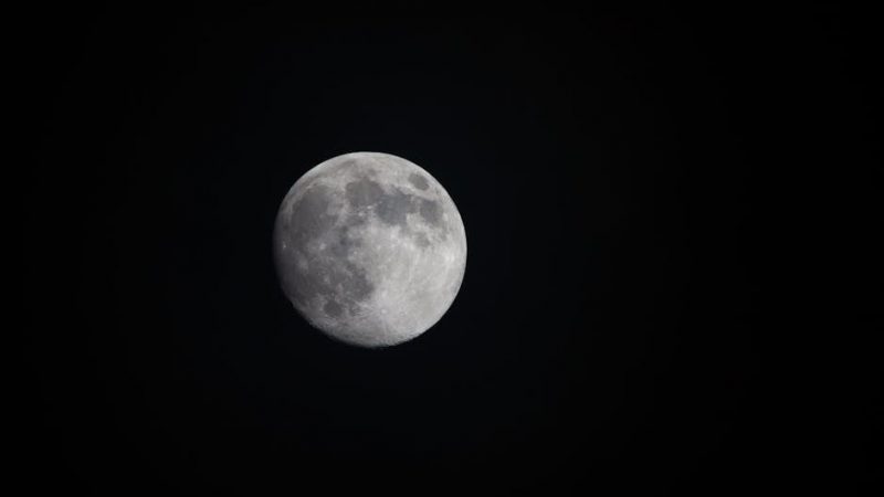 Ночник-проектор звёздного неба с колонкой для дома