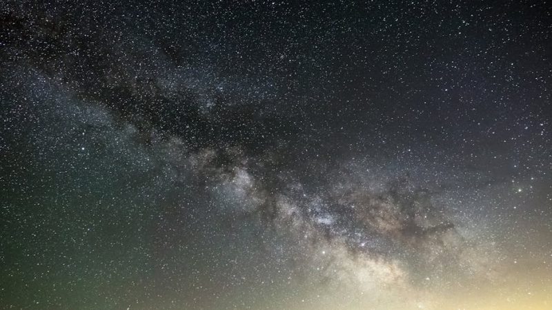 Музыкальный ночник-проектор звездного неба с эффектом звезд